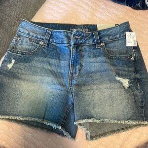 Maurice’s size 2 jean shorts, never worn